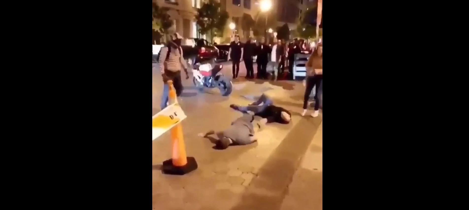 Τον έβριζαν ασταμάτητα μέχρι που “θόλωσε” – Αυτά συμβαίνουν όταν μπλέκεις με τα λάθος άτομα (βίντεο)